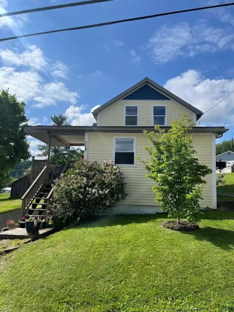 112 Second St, Rogersville, PA 15359