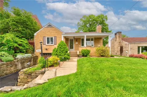 493 Parkview Dr, Pittsburgh, PA 15243