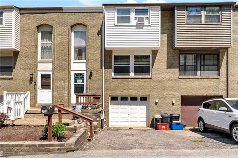 302 E Cortland Dr, Mckees Rocks, PA 15136