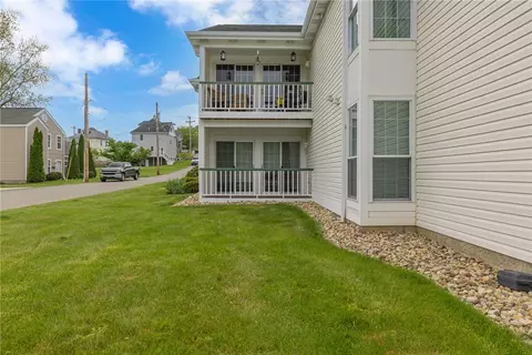 1217 Riverside Dr, Beaver, PA 15009