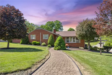 342 Forest Dr, Belle Vernon, PA 15012