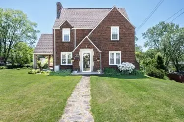 846 Irwin Dr, Pittsburgh, PA 15236