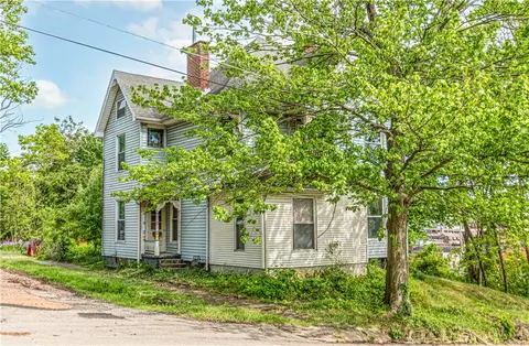 312 N Beaver St, New Castle, PA 16101