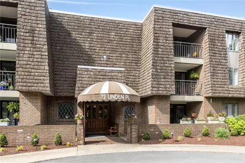 72 Linden Pl #21, Sewickley, PA 15143