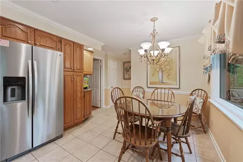 Dining - 4914 Simmons Cir, Export, PA 15632 photo 3 of 3