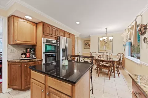 Kitchen - 4914 Simmons Cir, Export, PA 15632 photo 3 of 4