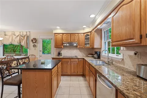 Kitchen - 4914 Simmons Cir, Export, PA 15632 photo 1 of 4
