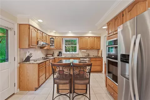 Kitchen - 4914 Simmons Cir, Export, PA 15632 photo 4 of 4