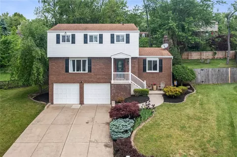 9265 Douglas Fir Dr, Pittsburgh, PA 15239