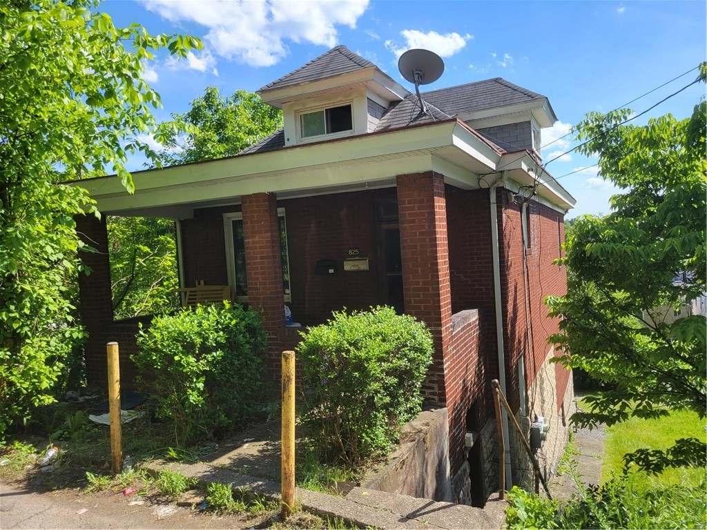 825 Benwood Ave  