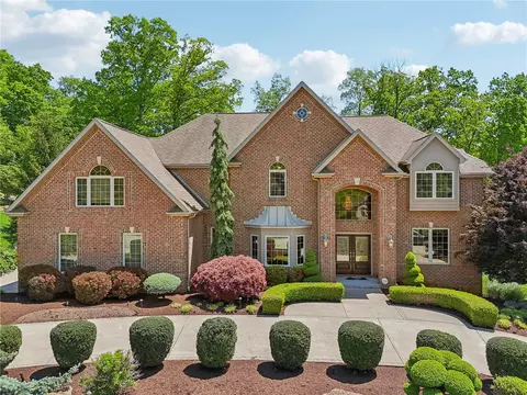 4611 Forest Ridge Ct, Murrysville, PA 15668