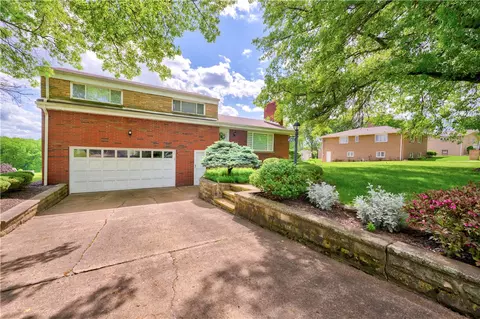 4900 Frich Dr, Pittsburgh, PA 15227
