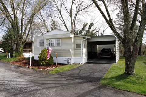 5 Roundtop Dr, Finleyville, PA 15332