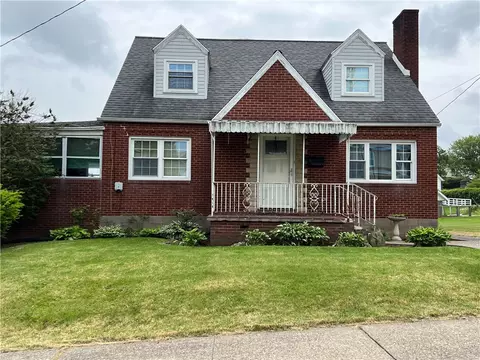 404 Michigan Ave, Jeannette, PA 15644