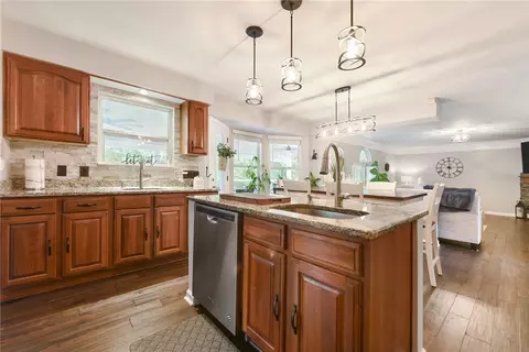 151 Mccracken Dr, Monaca, PA 15061 photo 4