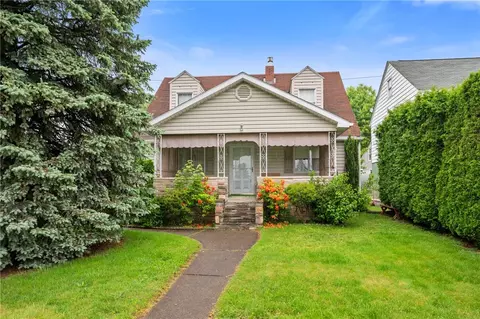 1069 Atlantic Ave, Brackenridge, PA 15014