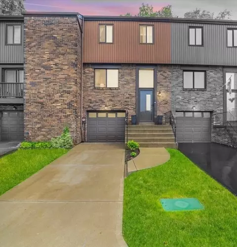 118 Wallace Park Dr, Pittsburgh, PA 15227