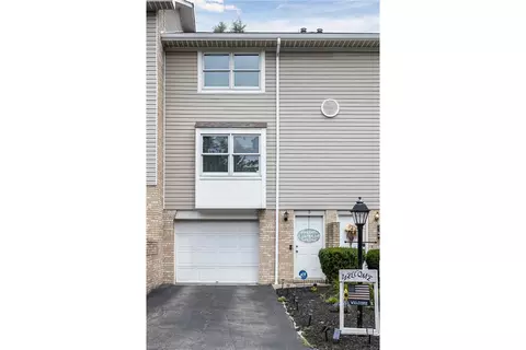 5 Marigold Ln, Washington, PA 15301