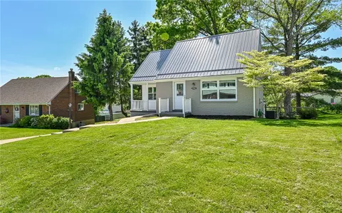 2703 Sapling St, Allison Park, PA 15101