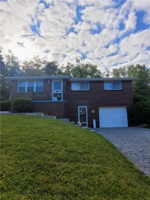 1771 Craig Dr, Irwin, PA 15642