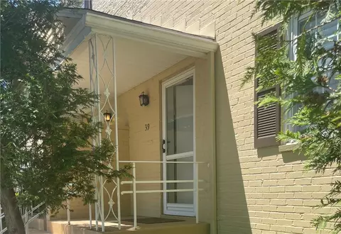 39 Chapel Dr, Pittsburgh, PA 15237