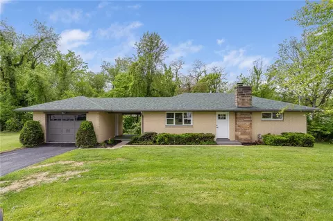357 Dixon Blvd, Uniontown, PA 15401