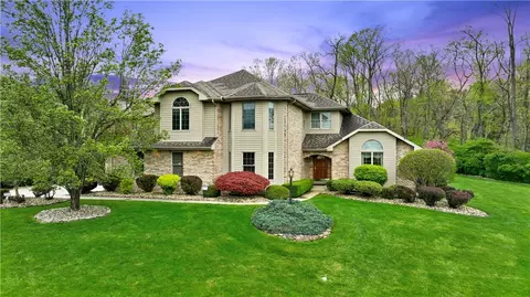 70 Raven Dr, Greensburg, PA 15601