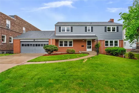 310 Station St, Bridgeville, PA 15017