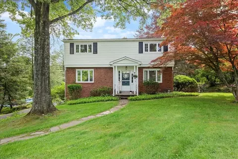 715 Westwood Dr, Gibsonia, PA 15044
