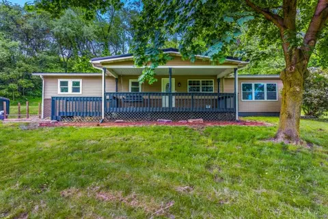 150 Morrow Dr, Shippingport, PA 15077