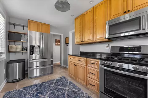 2523 Middle Rd, Glenshaw, PA 15116 photo 13