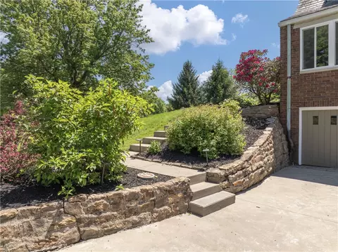 2523 Middle Rd, Glenshaw, PA 15116 photo 40