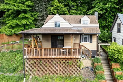 723 Charles St, Carnegie, PA 15106