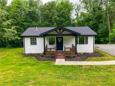 125 Whitehead Rd, Beaver, PA 15009
