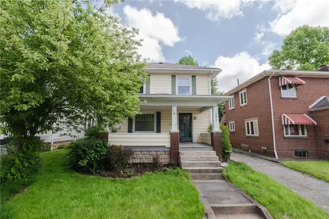 282 Independence Ct, Sharon, PA 16146