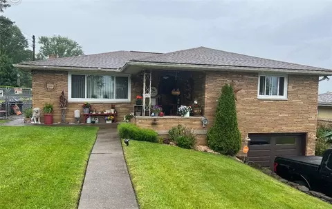 205 Oneida Dr, Clairton, PA 15025