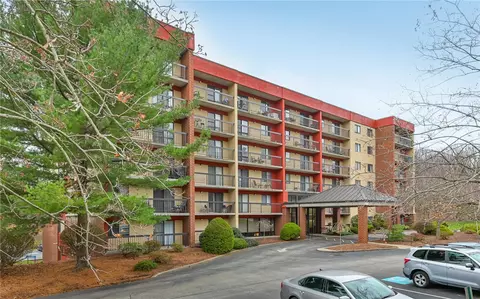 1987 Centurion Dr #611, Pittsburgh, PA 15221