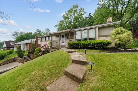 14 Barton Dr, Pittsburgh, PA 15221