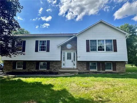 107 Kelly Blvd, Slippery Rock, PA 16057