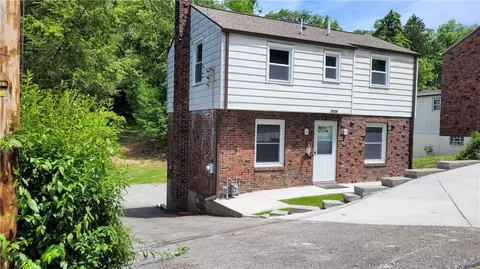 2108 Hillcrest St, Bethel Park, PA 15102