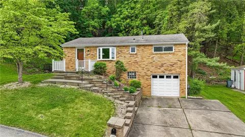 176 Springwood Dr, Verona, PA 15147
