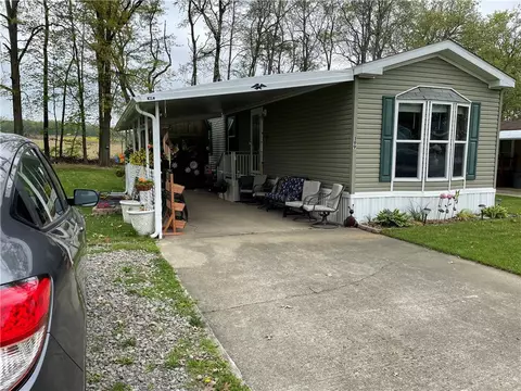 199 Annette Dr, New Castle, PA 16101