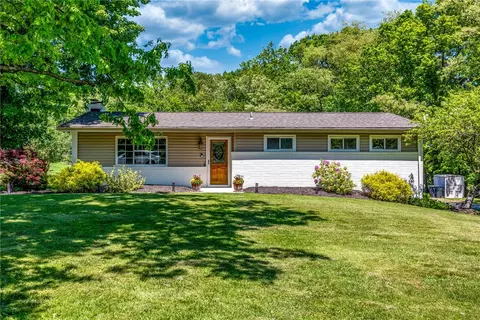 8623 Peters Rd, Cranberry Township, PA 16066