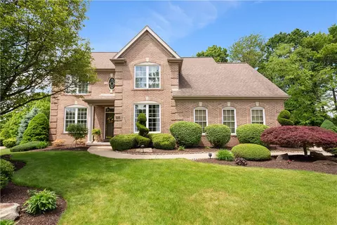 1820 Madison Dr, Moon Twp, PA 15108