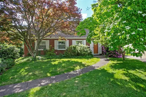 444 Bryant Dr, Pittsburgh, PA 15235