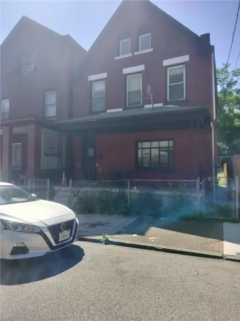 245 Fleet, Braddock, PA 15104