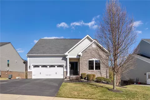 2006 Blackberry Ln, Valencia, PA 16059