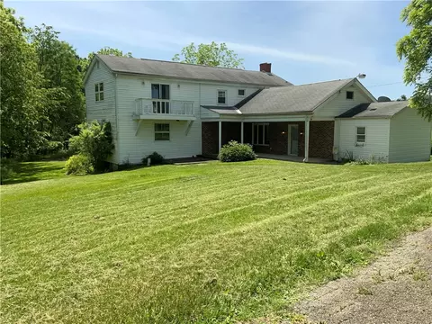 58 Hawthorn Rd, Claysville, PA 15323