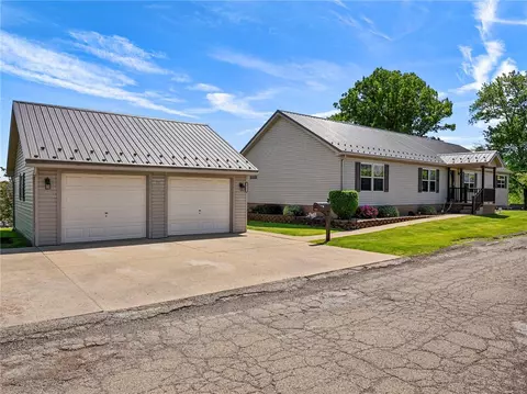 2711 Front St, Monaca, PA 15061 photo 2