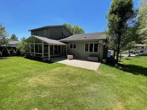 Exterior - 703 Pine Ave, Mars, PA 16046 photo 2 of 8